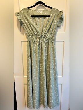 Cottagecore Floral Sage Green Maxi Dress with Cinched Waist women  small